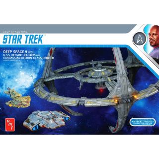Star Trek Deep Space Nine - Clear Edition with U.S.S. Defiant NX-74205 and Cardassian Keldon-Class Cruiser 1/3300 [AMT]