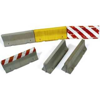 Vallejo Diorama Accessories 214: Concrete Barriers (4 pcs.) 1/35