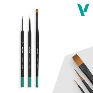 Vallejo Precision Brush Set: Starter Set (Round No.1 & 3/0 Triangular Handle, Flat No.4, synthetics) 